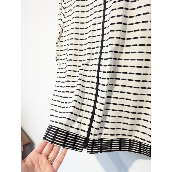 Chicos Traveler's Monochrome Black White Zipper Jacket Stretchy - Picture 4 of 5